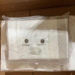 Crate and barrel duvet and pillow cases